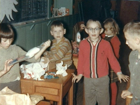 1965

Christmas at Pearl Lake School

Marilyn Messerschmidt, Peter Kochany, Fay Messerschmidt, Paul Messerschmidt, Steven Schucknecht
